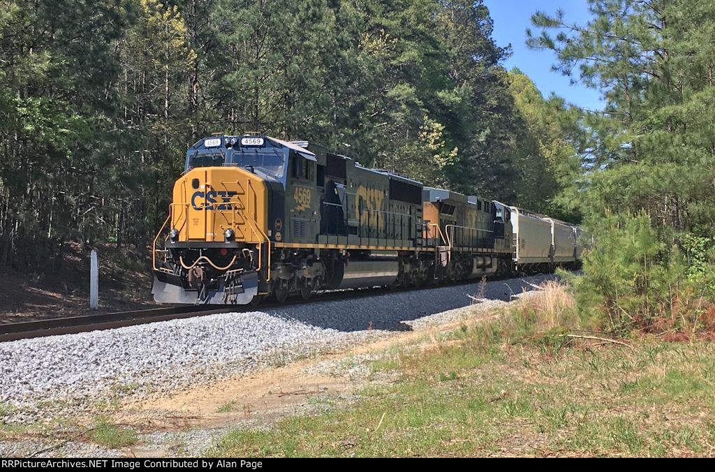 CSX 4569 and 567